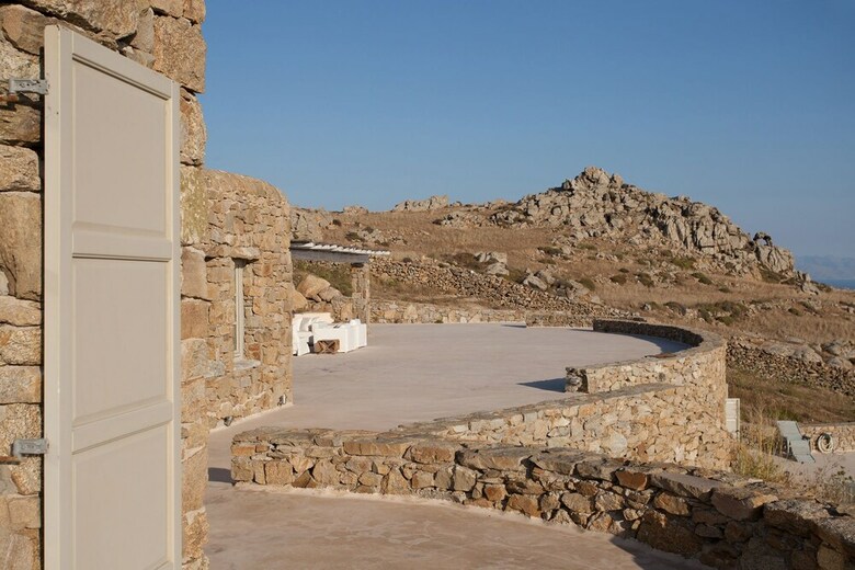 Villa Sandstone