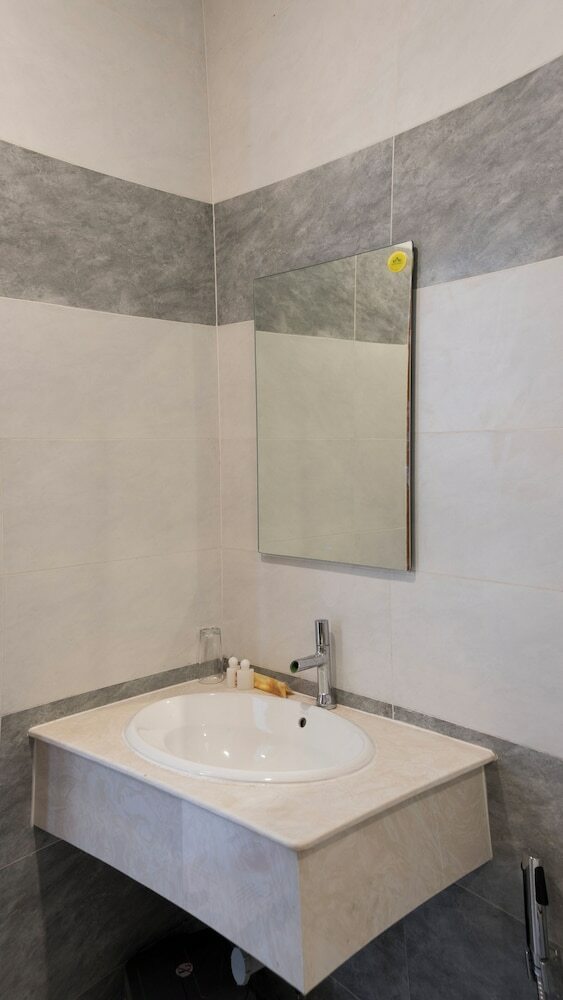 White Diamond Hotel