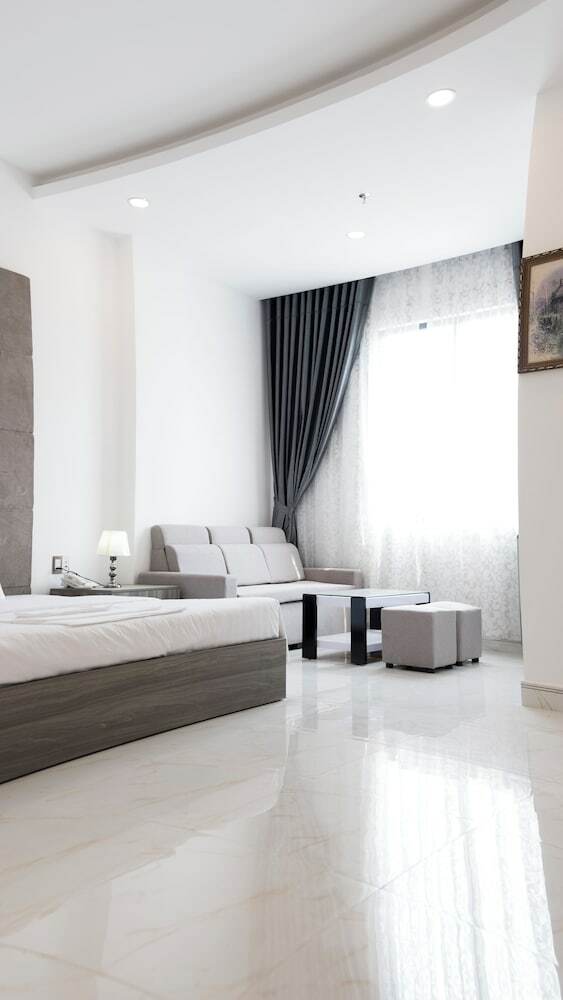 White Diamond Hotel