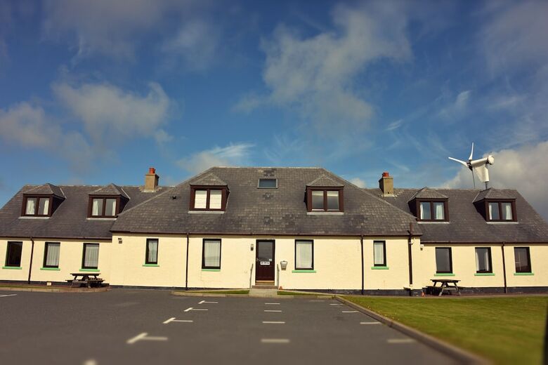 Decca Apartments