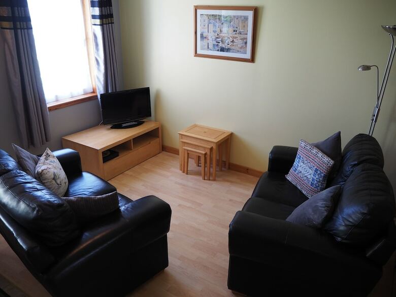 Decca Apartments