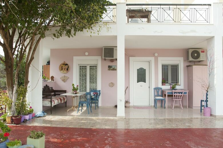 Brezza Apartment F