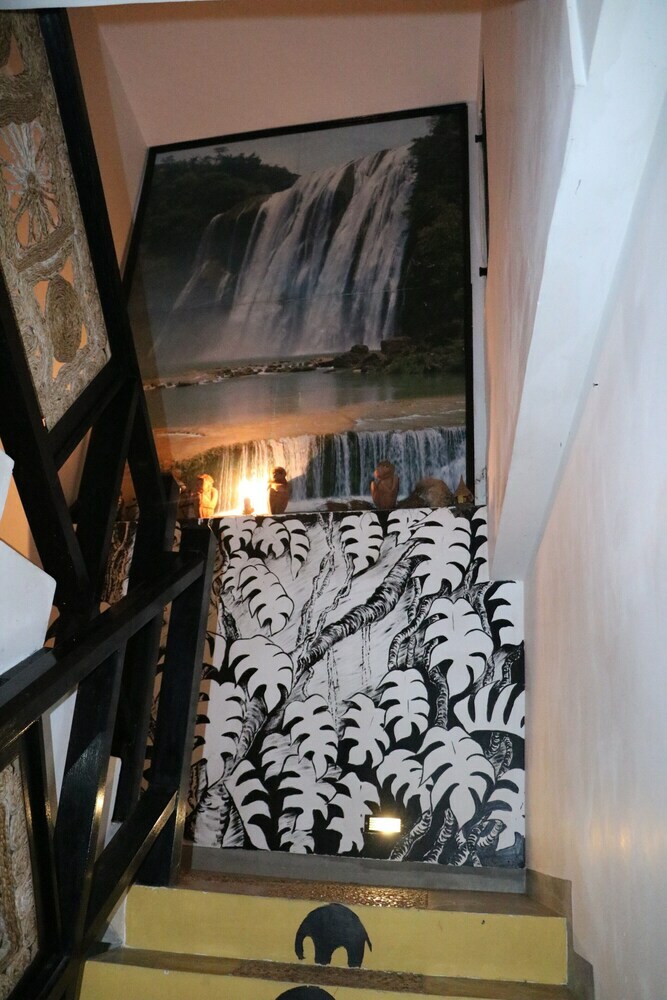 Hotel Whispering Ocean