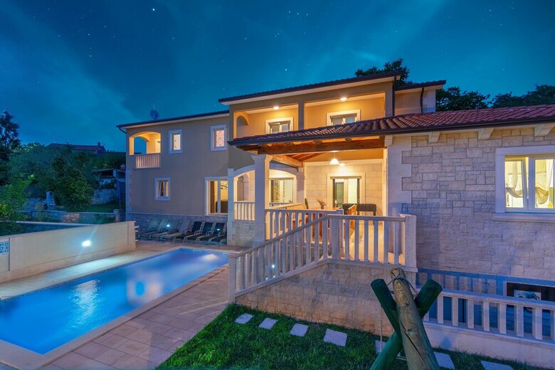 Villa Mira