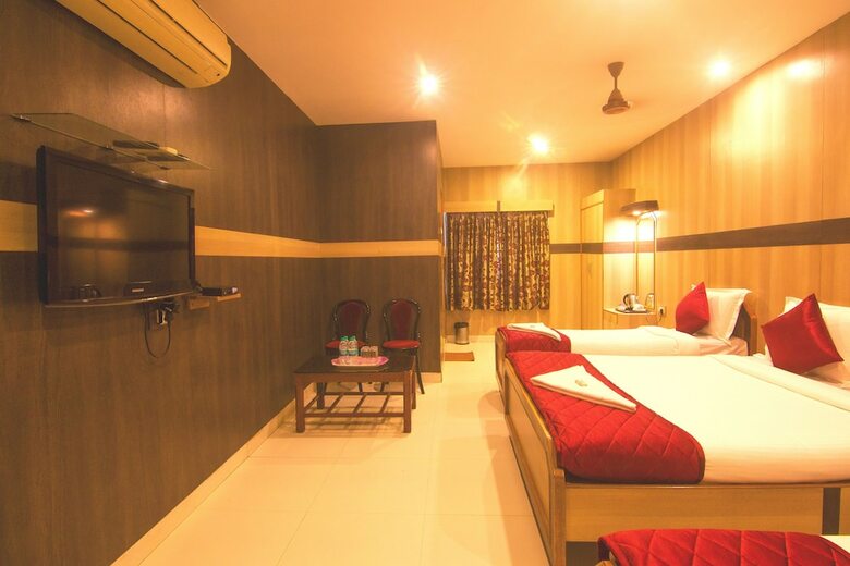 Hotel Jjs Park Inn