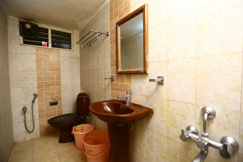 Hotel Jjs Park Inn