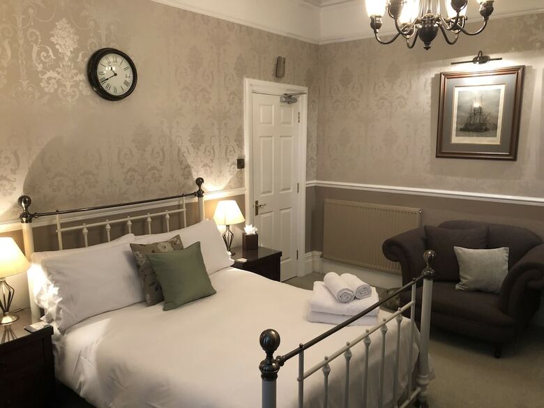 Hotel The Mayfair Guest House Self Catering