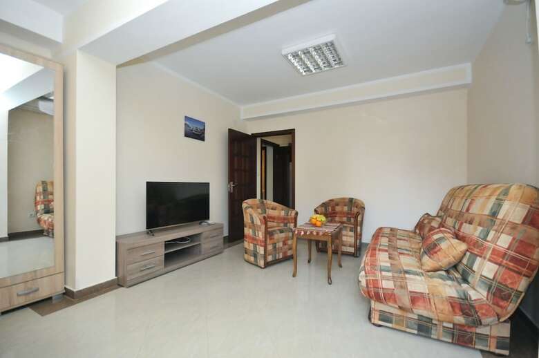 Apartments Maini