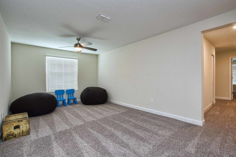 Storey Lake- 6 Bedroom Pool Home- 1668st