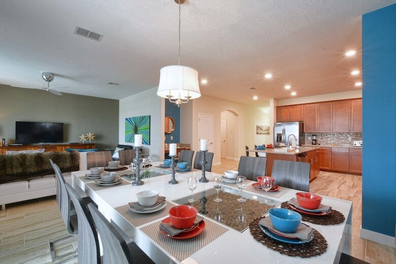 Storey Lake-6 Bedroom Pool Home-1651st