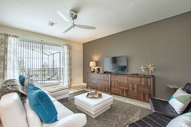Storey Lake-6 Bedroom Pool Home-1651st