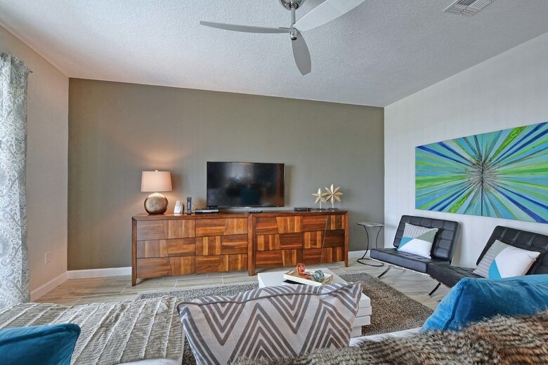 Storey Lake-6 Bedroom Pool Home-1651st