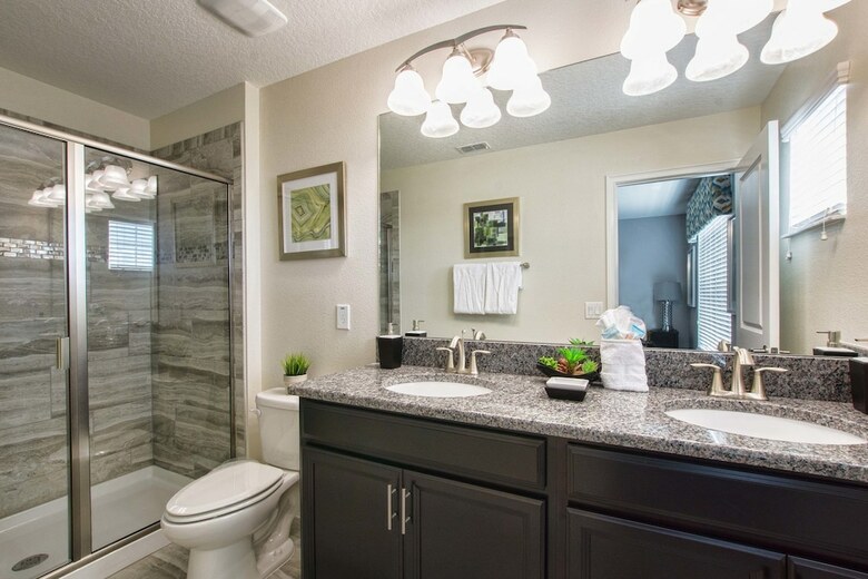 Storey Lake- 6 Bedroom Pool Home- 1655st