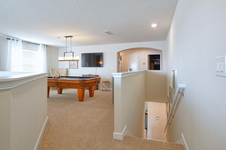 Storey Lake-5 Bedrooms Home W/pool-1650st