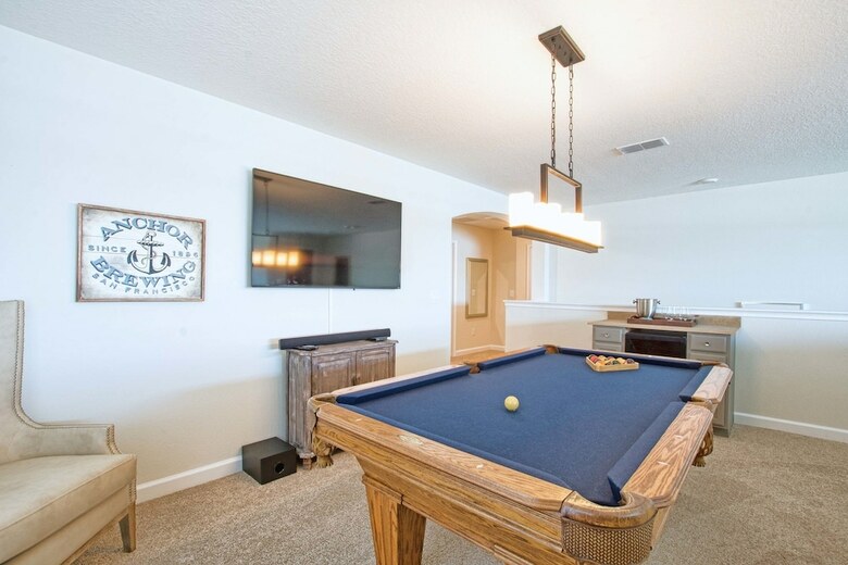 Storey Lake-5 Bedrooms Home W/pool-1650st