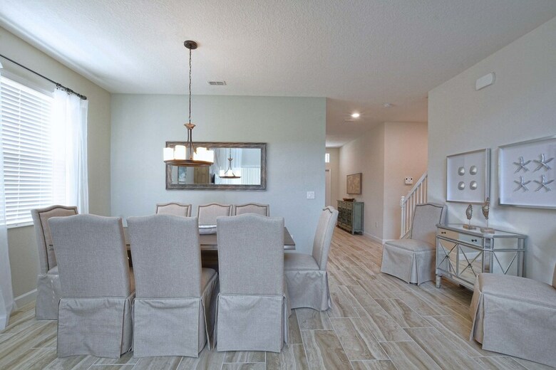 Storey Lake-5 Bedrooms Home W/pool-1650st