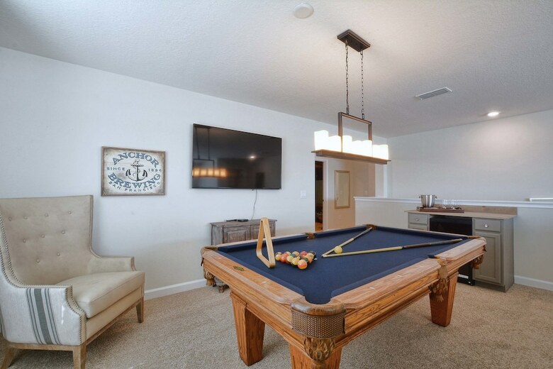 Storey Lake-5 Bedrooms Home W/pool-1650st