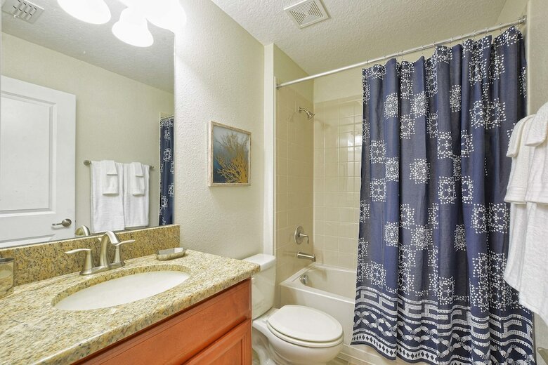 Storey Lake-5 Bedrooms Home W/pool-1650st