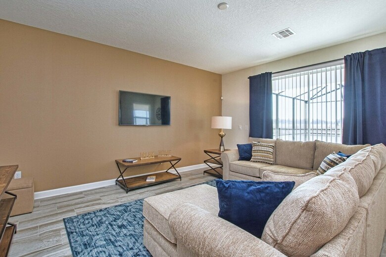 Storey Lake- 6 Bedroom Pool Home-1662st