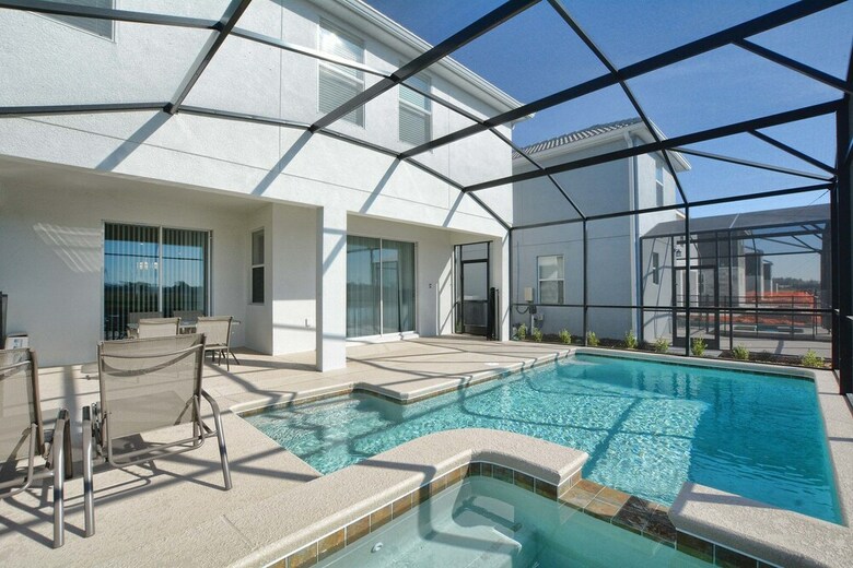 Storey Lake- 6 Bedroom Pool Home-1662st