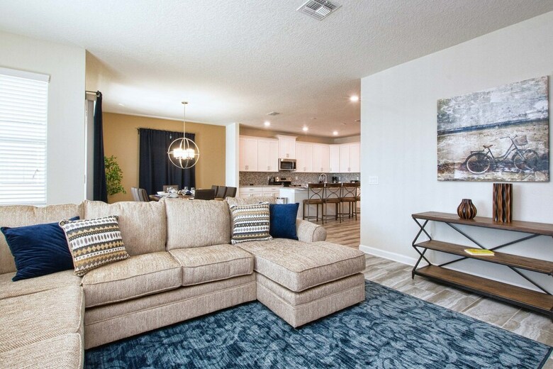 Storey Lake- 6 Bedroom Pool Home-1662st