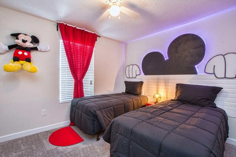 Storey Lake- 6 Bedroom Pool Home-1662st