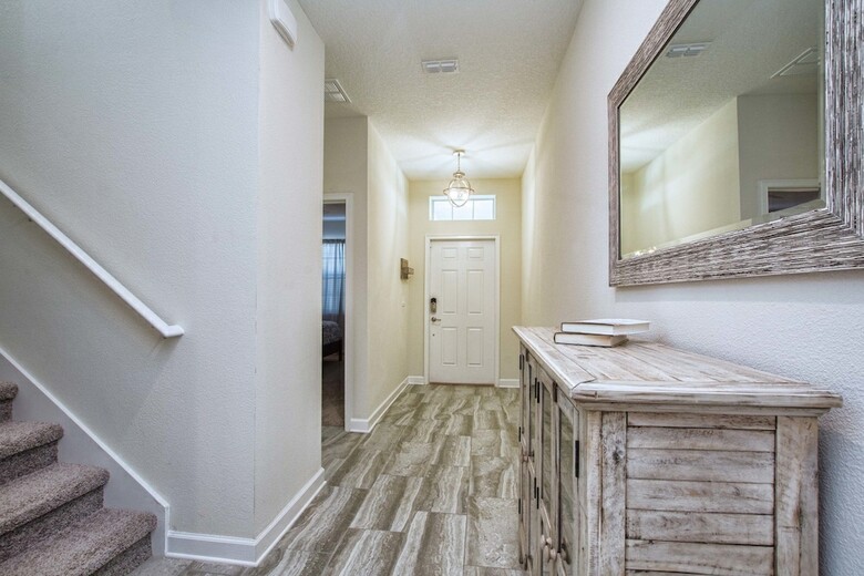 Storey Lake- 6 Bedroom Pool Home-1662st