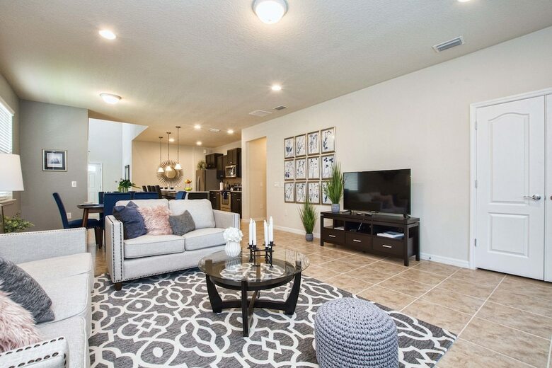 Windsor At Westside-6 Bedrooms House W/pool-3720ww