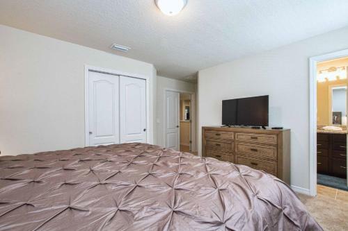 Windsor At Westside-8 Bedrooms House W/pool-3719ww