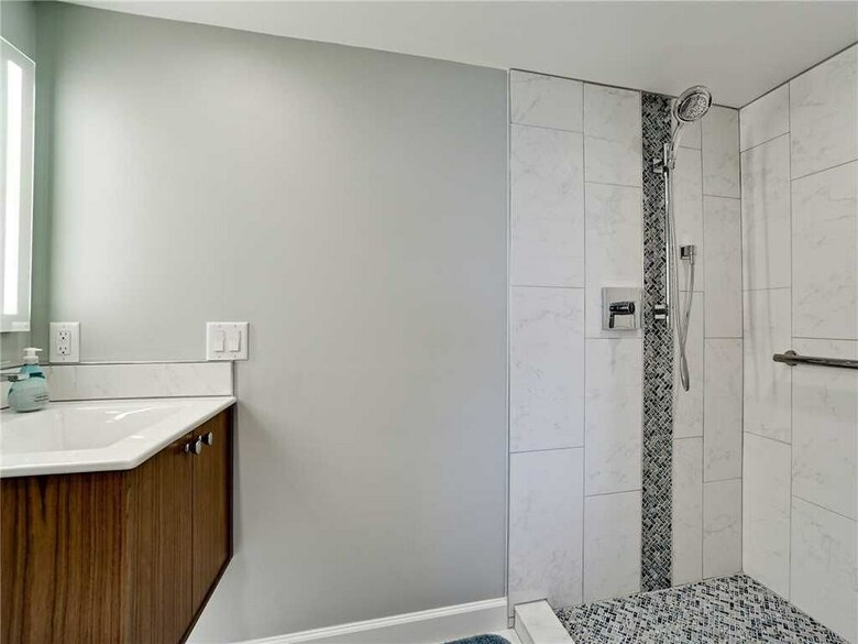 Inlet 21 - Two Bedroom Condo