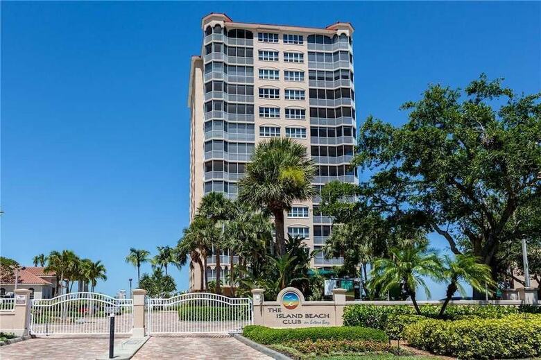 Island Beach Club 304 - Two Bedroom Condo