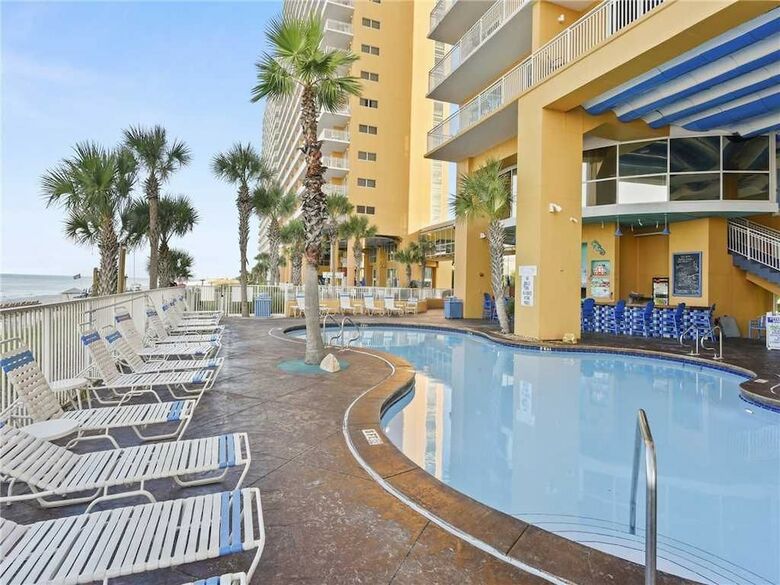 Splash 207 - Two Bedroom Condo