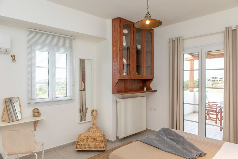 Apartamentos Thea Suites - Near Agios Prokopios Beach