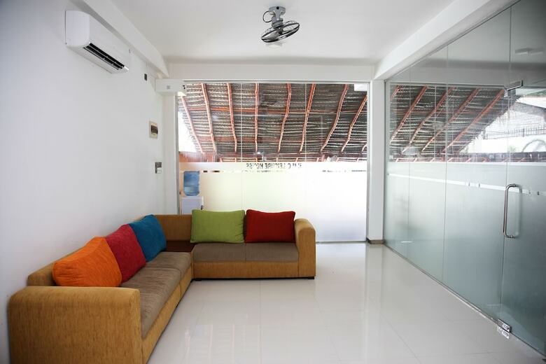 Oyo 495 H M C Hotel Leisure House