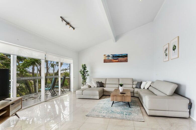 Randall Drive, 64