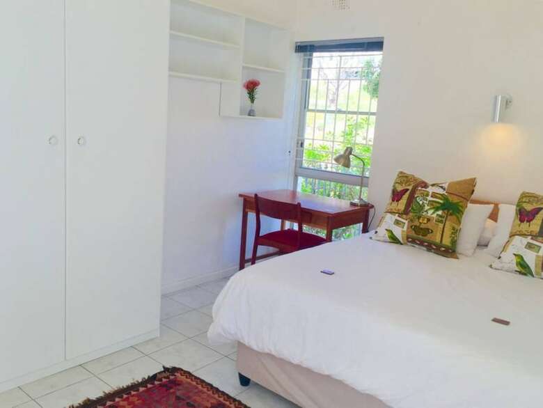 Peaceful Camps Bay 5 Bedroom Nature Villa