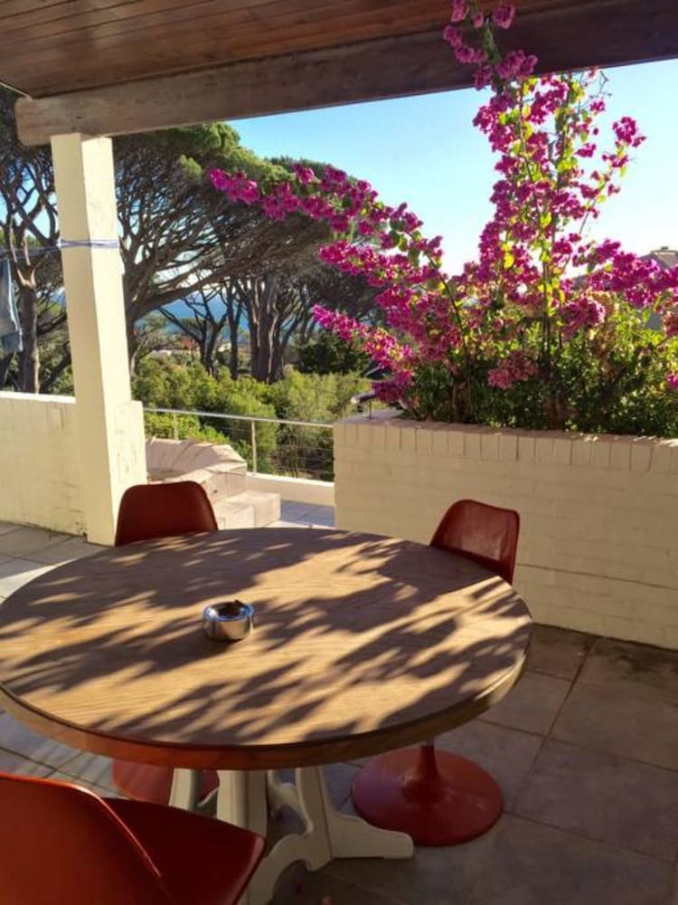 Peaceful Camps Bay 5 Bedroom Nature Villa
