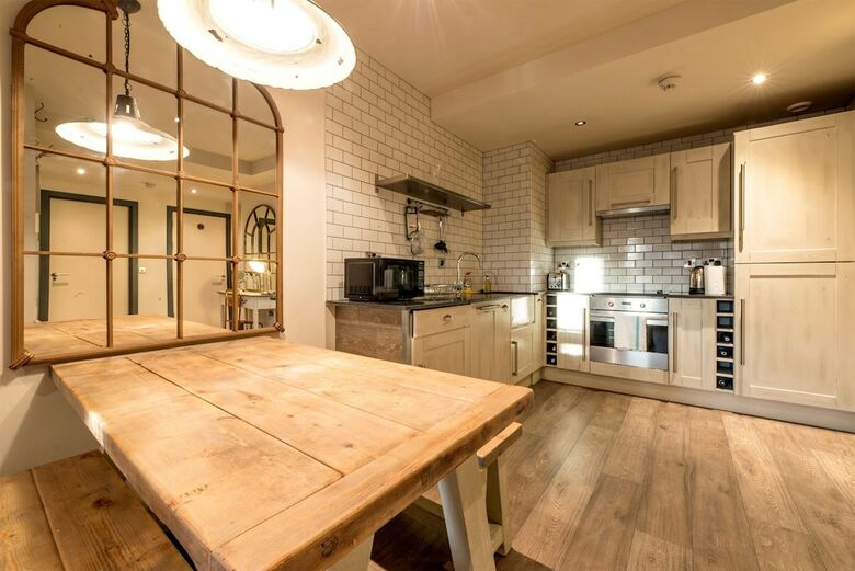 Spacious 2 Bedroom Apartment In Manchester City Centre