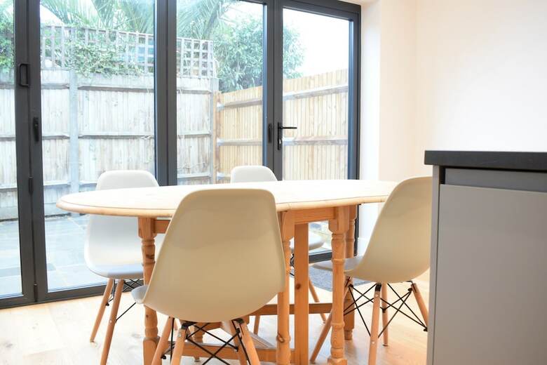 3 Bedroom Garden House In Earlsfield