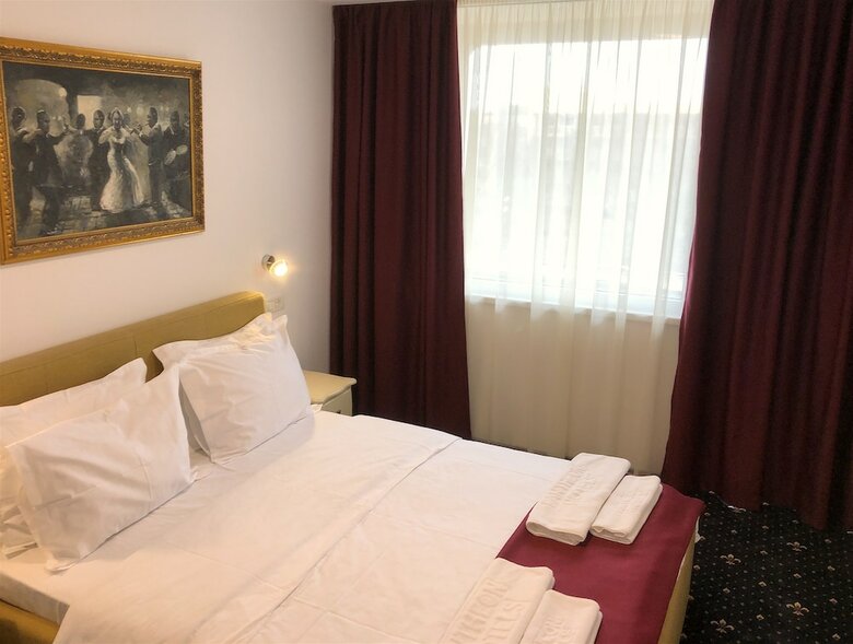 Agora Hotel