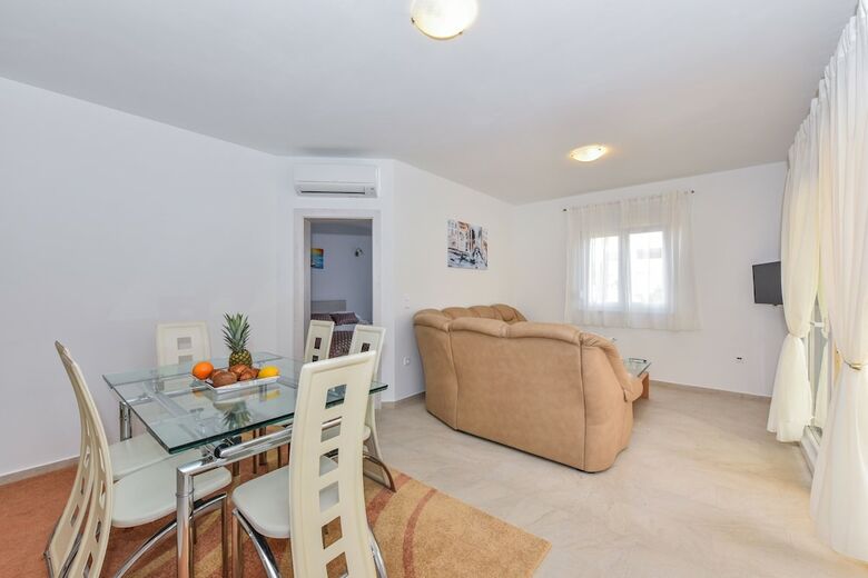 Apartments Ana
