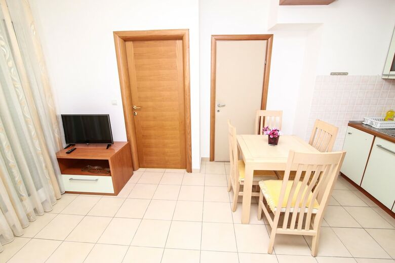 Apartments Mara