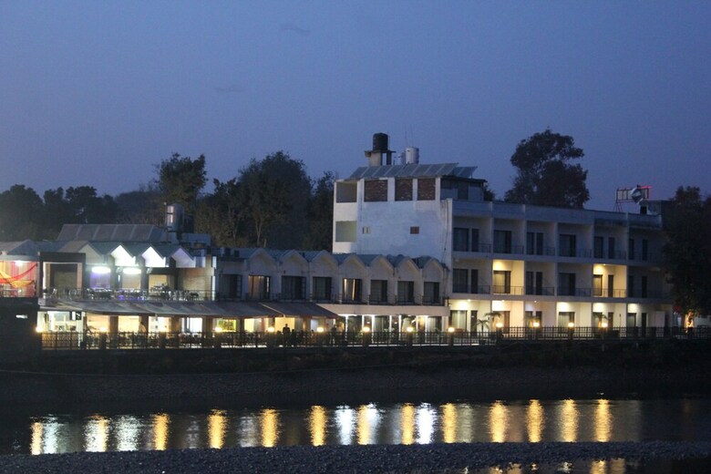 Hotel Coral River Resort