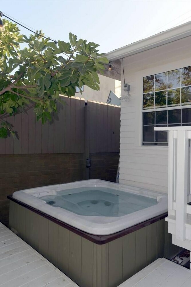 Apartamentos Charming 2br/2ba Cottage - Close To The Beach