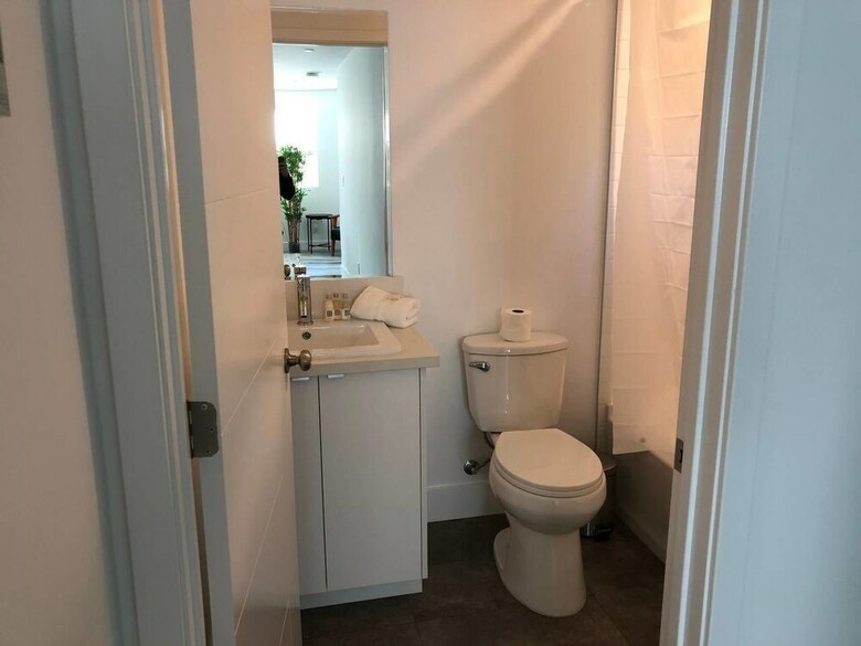 Brand New Luxury Spacious 3bdr Townhome Close To 3rd St