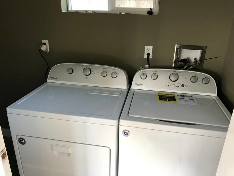 Brand New Luxury Spacious 3bdr Townhome Close To 3rd St