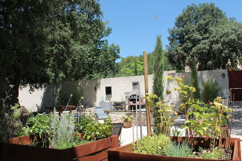 Hotel Les Jardins D'holi - Chambres D'h�tes