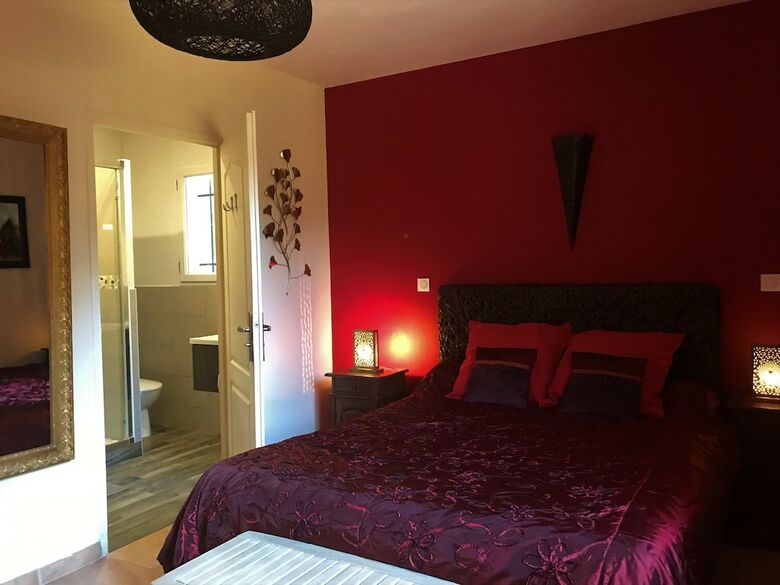 Hotel Les Jardins D'holi - Chambres D'h�tes