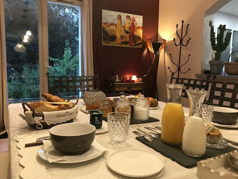 Hotel Les Jardins D'holi - Chambres D'h�tes