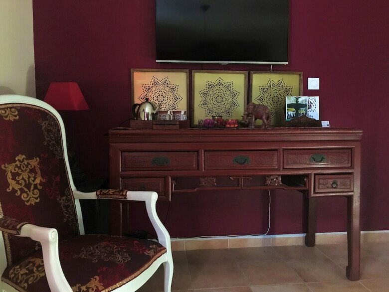 Hotel Les Jardins D'holi - Chambres D'h�tes